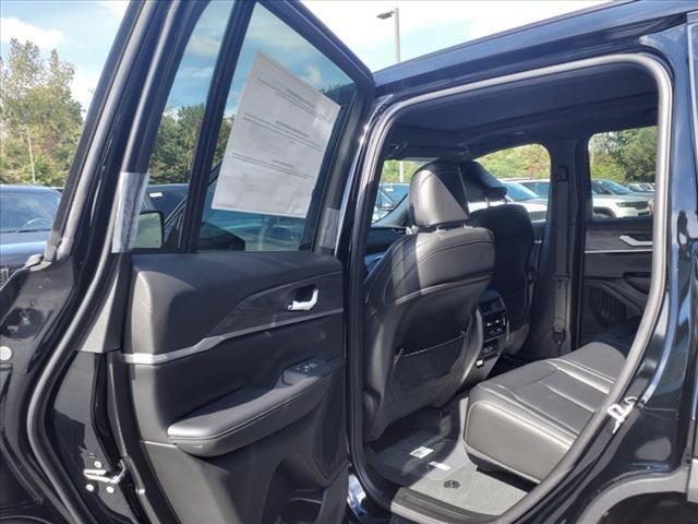 new 2024 Jeep Grand Cherokee car, priced at $45,800