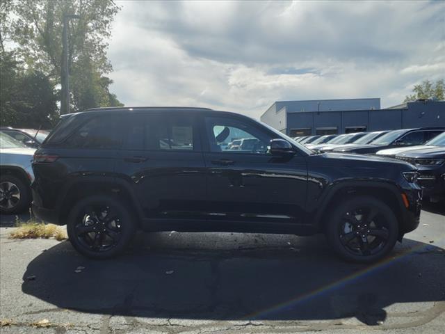 new 2024 Jeep Grand Cherokee car, priced at $45,800