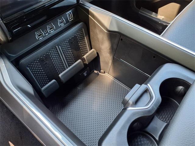 new 2025 Ram 1500 car, priced at $61,781