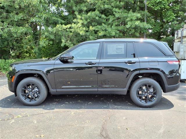 new 2025 Jeep Grand Cherokee car, priced at $39,243