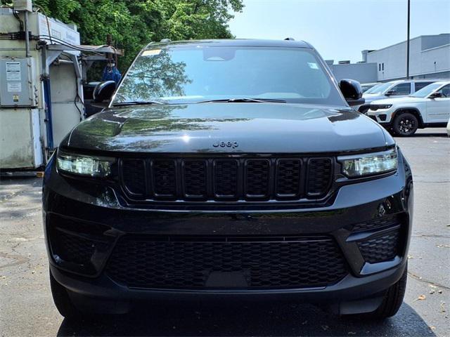 new 2025 Jeep Grand Cherokee car, priced at $39,243