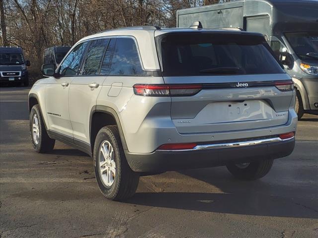 new 2024 Jeep Grand Cherokee car, priced at $35,890