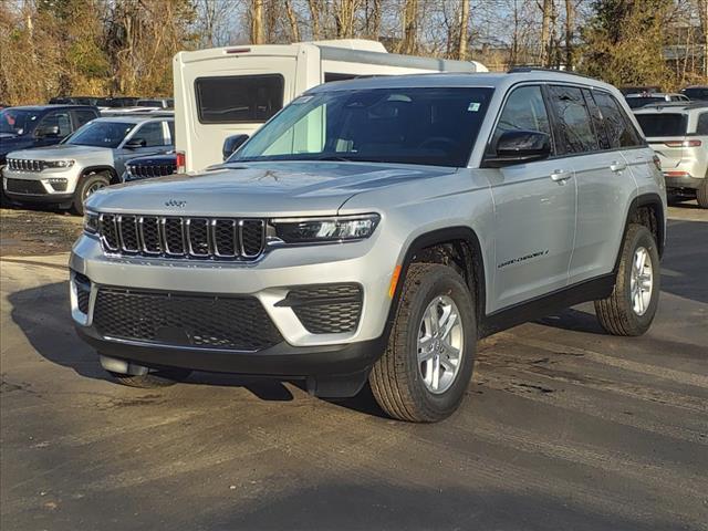 new 2024 Jeep Grand Cherokee car, priced at $35,890