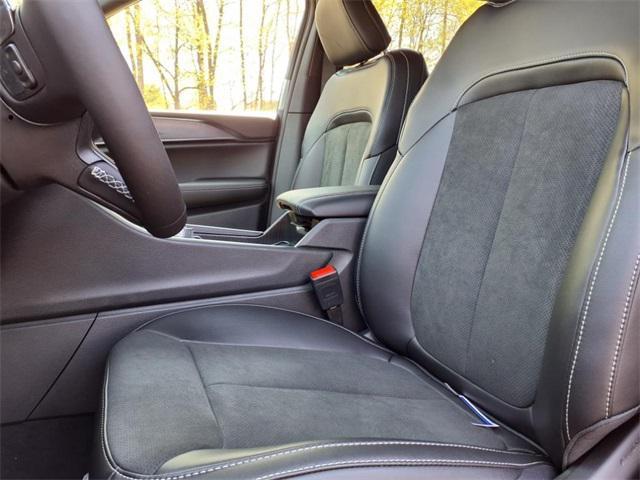 new 2025 Jeep Grand Cherokee L car, priced at $43,072
