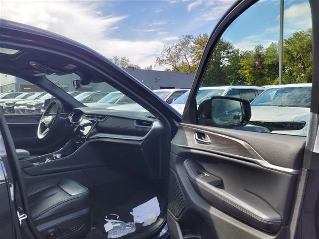 new 2024 Jeep Grand Cherokee L car, priced at $47,750