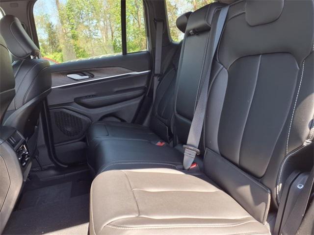 new 2025 Jeep Grand Cherokee car, priced at $41,431