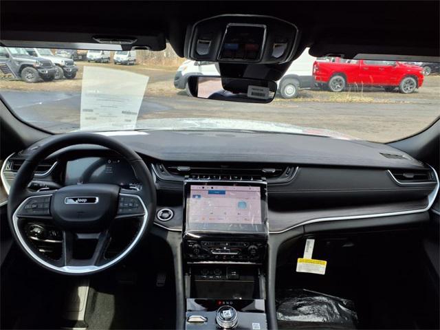 new 2025 Jeep Grand Cherokee car, priced at $42,741