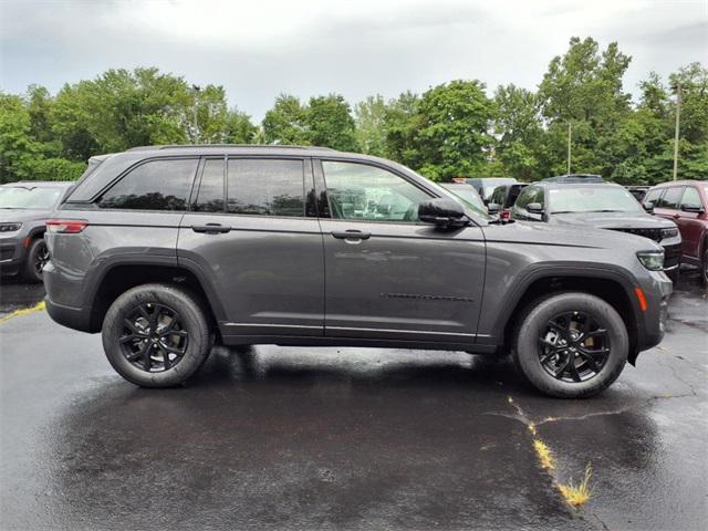 new 2025 Jeep Grand Cherokee car, priced at $39,710