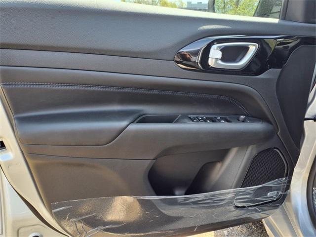 new 2025 Jeep Compass car, priced at $30,725