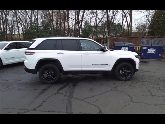 new 2024 Jeep Grand Cherokee car, priced at $40,959