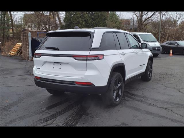 new 2024 Jeep Grand Cherokee car, priced at $40,959