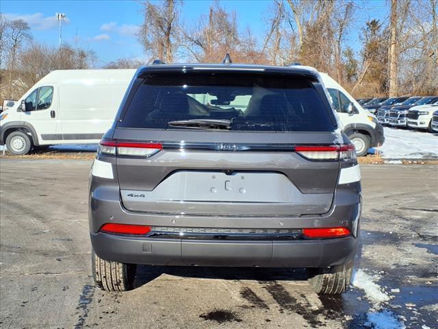 new 2025 Jeep Grand Cherokee car, priced at $37,135