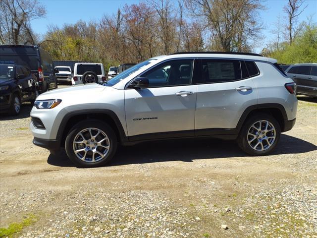 new 2024 Jeep Compass car, priced at $33,345