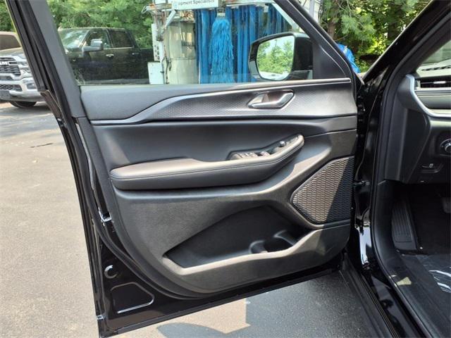 new 2025 Jeep Grand Cherokee L car, priced at $41,707