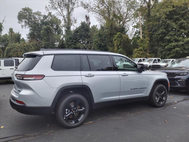 new 2024 Jeep Grand Cherokee L car, priced at $48,646