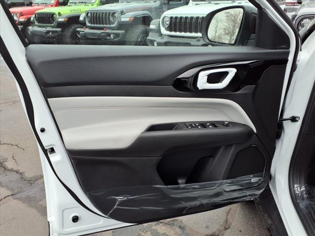 new 2025 Jeep Compass car, priced at $29,626