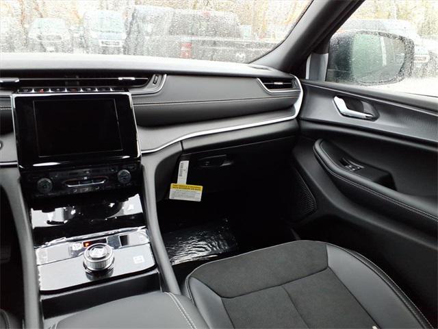 new 2025 Jeep Grand Cherokee car, priced at $37,569