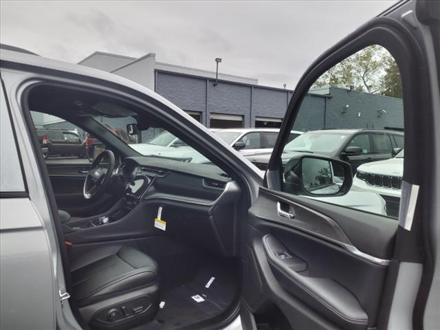 new 2024 Jeep Grand Cherokee car, priced at $43,347