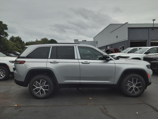 new 2024 Jeep Grand Cherokee car, priced at $43,347