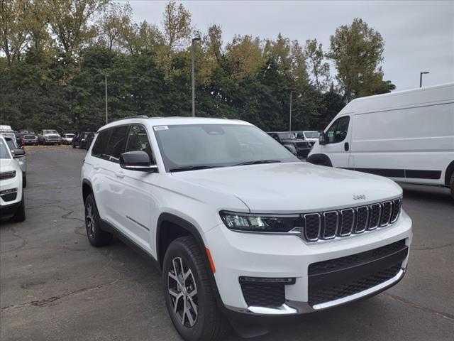 new 2024 Jeep Grand Cherokee L car, priced at $42,408