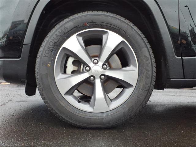 used 2022 Jeep Cherokee car, priced at $24,391