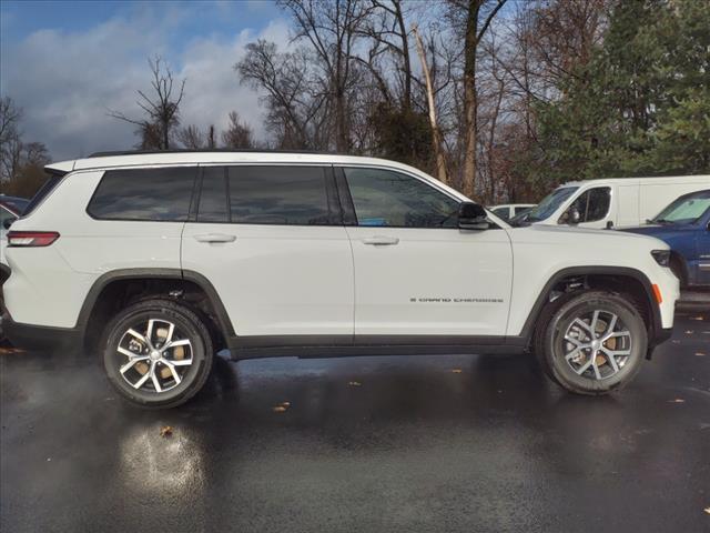 new 2024 Jeep Grand Cherokee L car, priced at $49,561