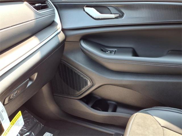 new 2025 Jeep Grand Cherokee car, priced at $42,035