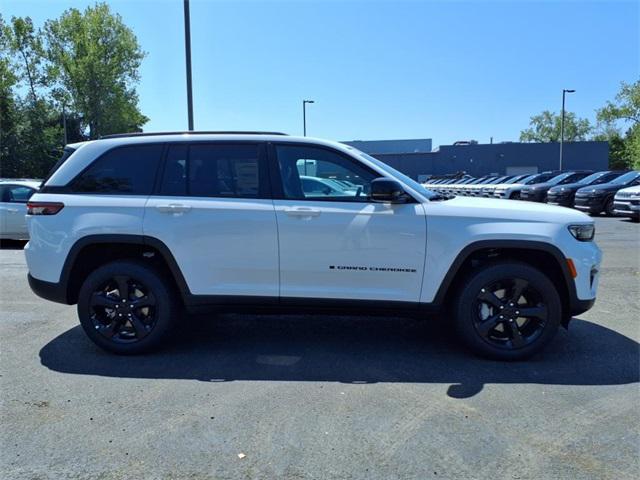 new 2025 Jeep Grand Cherokee car, priced at $42,035