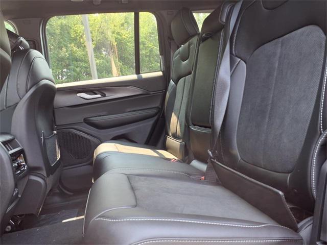 new 2025 Jeep Grand Cherokee car, priced at $38,448