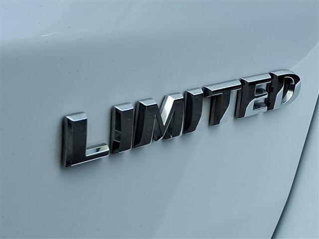 used 2020 Jeep Grand Cherokee car, priced at $16,578