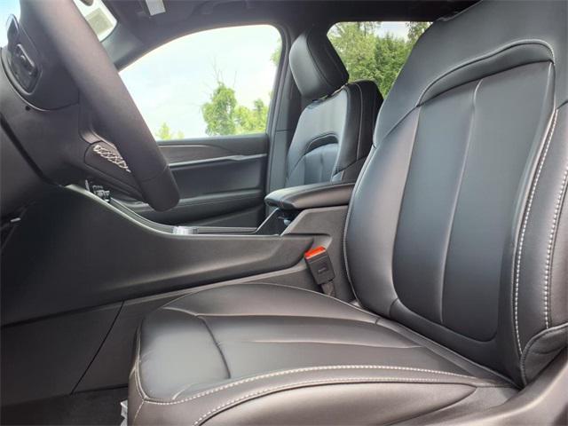 new 2025 Jeep Grand Cherokee car, priced at $43,271