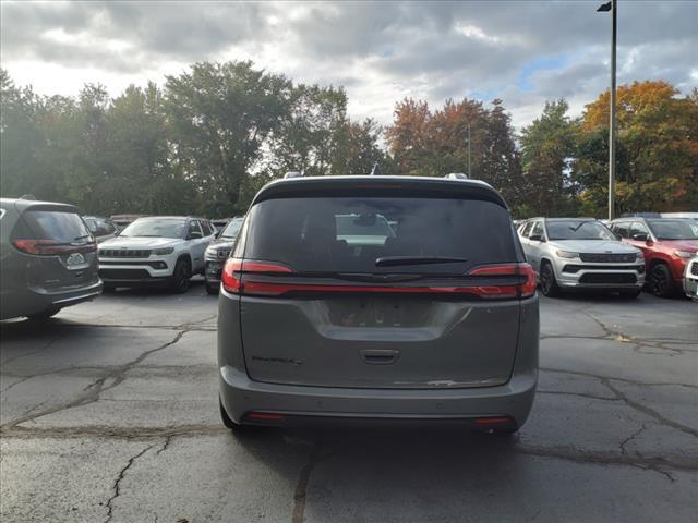 new 2024 Chrysler Pacifica car, priced at $43,896