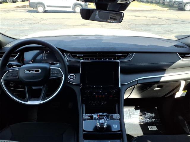 new 2025 Jeep Grand Cherokee car, priced at $38,053