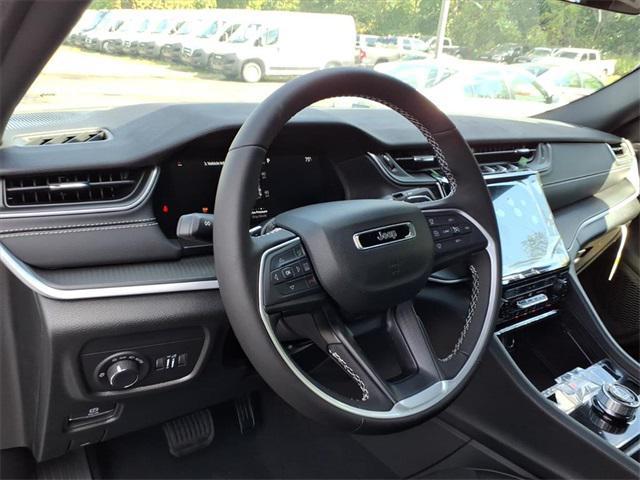 new 2025 Jeep Grand Cherokee car, priced at $38,053