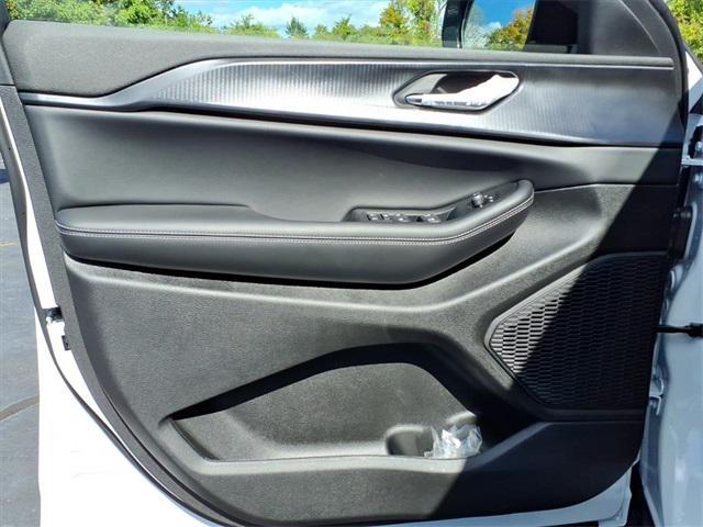 new 2025 Jeep Grand Cherokee car, priced at $38,053