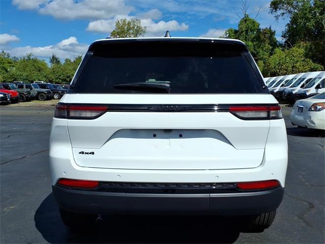 new 2025 Jeep Grand Cherokee car, priced at $38,053