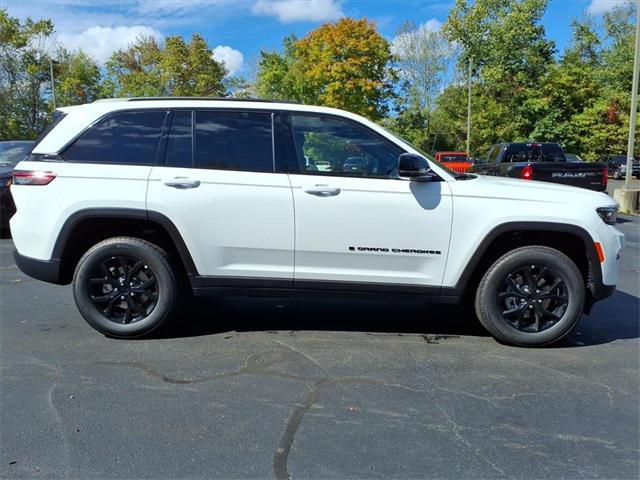 new 2025 Jeep Grand Cherokee car, priced at $38,053