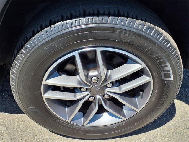 used 2021 Jeep Grand Cherokee car, priced at $27,801