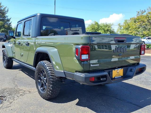 used 2022 Jeep Gladiator car, priced at $35,603