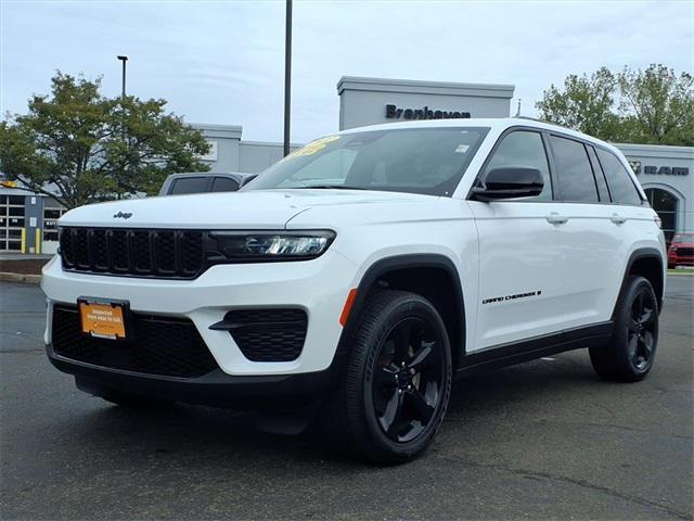 used 2022 Jeep Grand Cherokee car, priced at $32,441