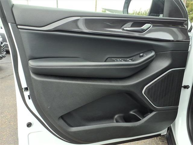 used 2022 Jeep Grand Cherokee car, priced at $32,441