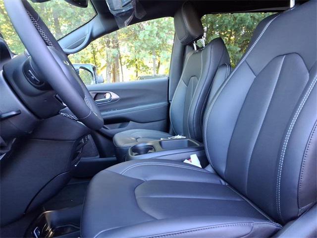 new 2026 Chrysler Pacifica car, priced at $43,285