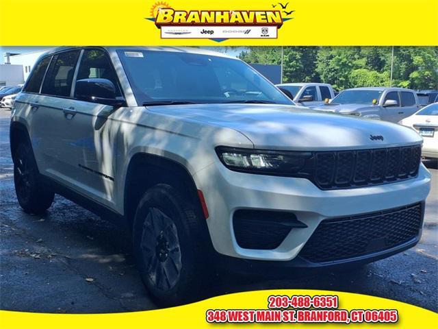 new 2025 Jeep Grand Cherokee car, priced at $38,654