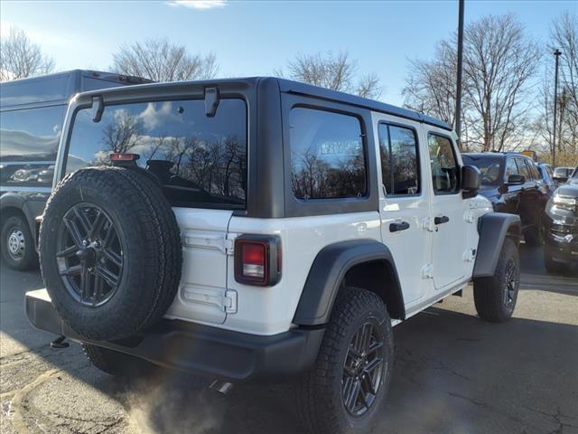 new 2025 Jeep Wrangler car, priced at $40,576