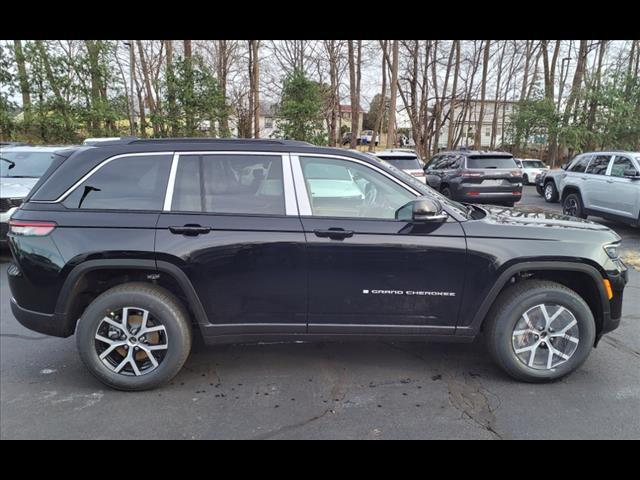 new 2025 Jeep Grand Cherokee car, priced at $42,407