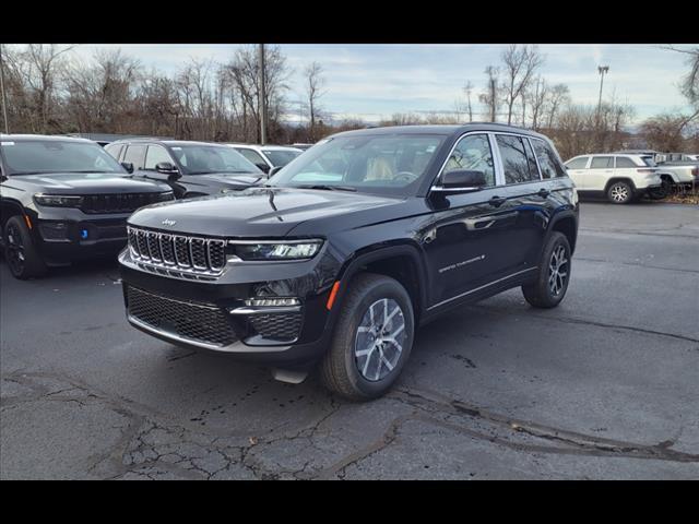 new 2025 Jeep Grand Cherokee car, priced at $42,407