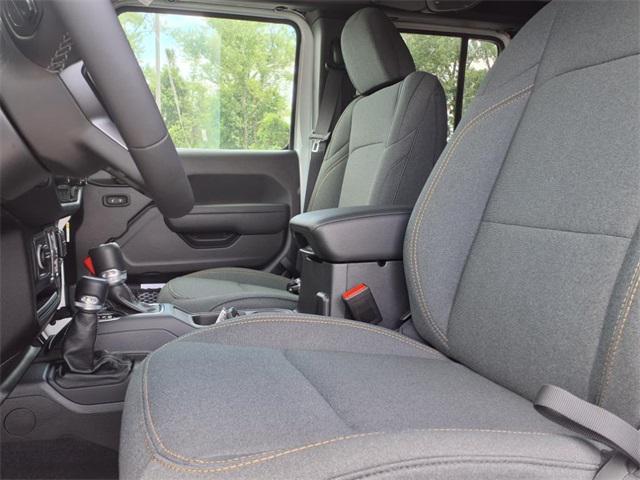 new 2025 Jeep Wrangler car, priced at $45,936