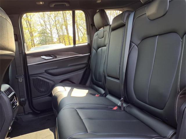 new 2025 Jeep Grand Cherokee car, priced at $43,896