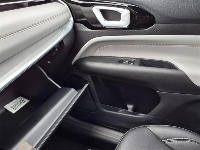 new 2025 Jeep Compass car, priced at $34,068