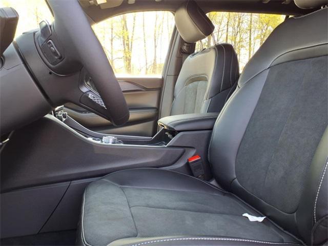 new 2025 Jeep Grand Cherokee L car, priced at $43,072